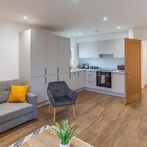 2 Bed 2 Bath Near College, Beach, Hospital - Long Offers Apartment